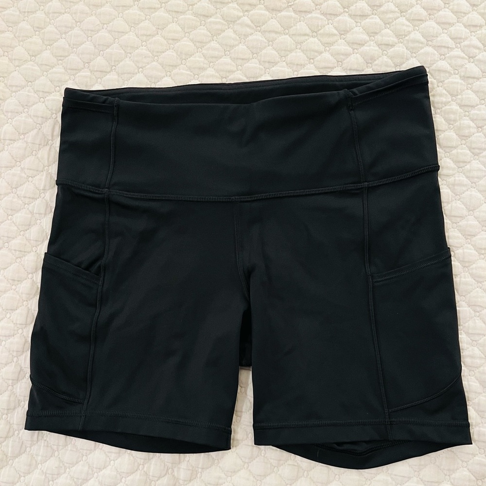 Lululemon Wunder Train 6” shorts